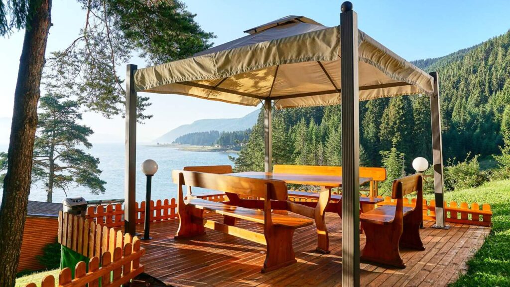outdoor cafe