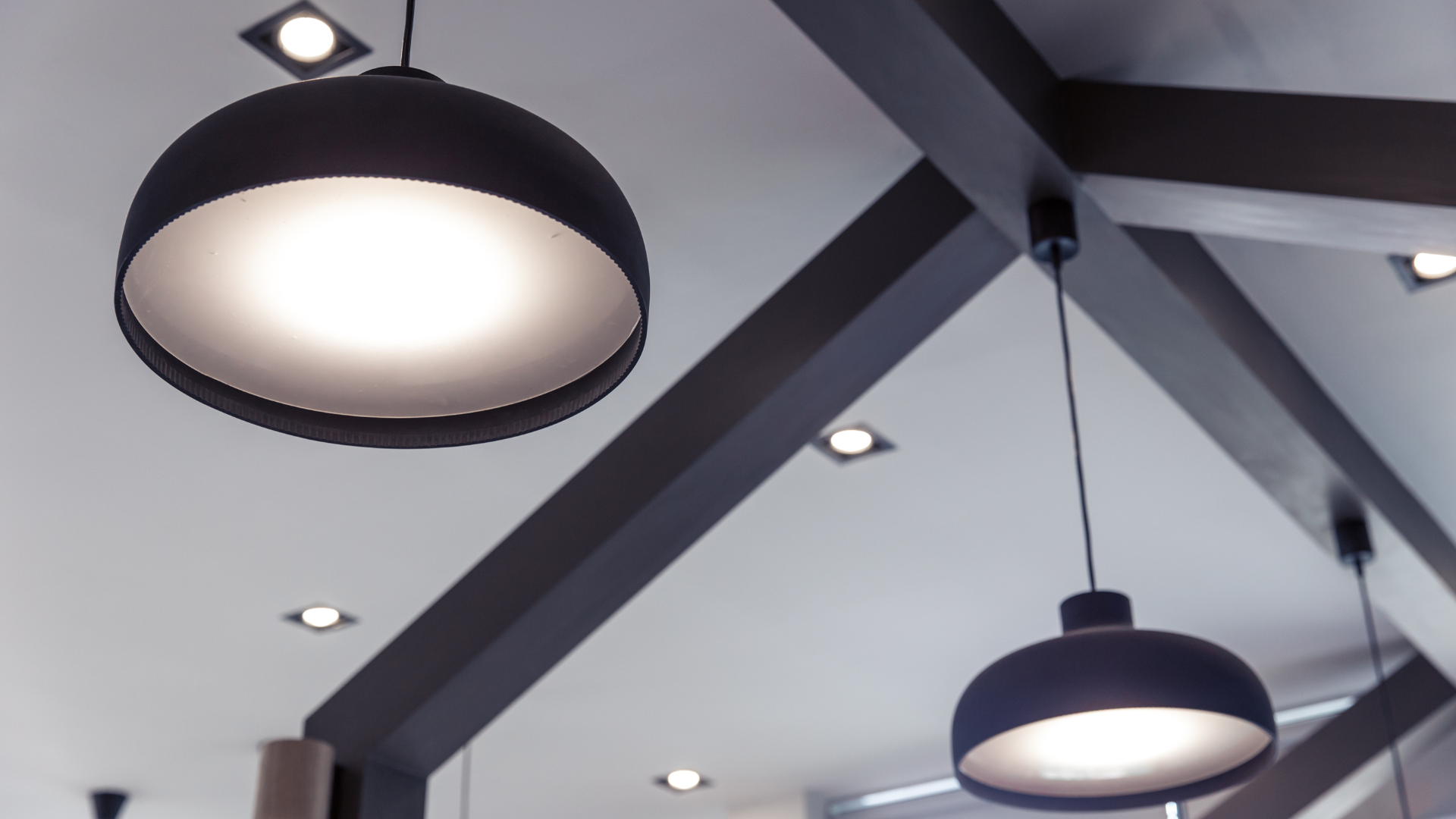 maximising space, restaurants, decor, small sized
