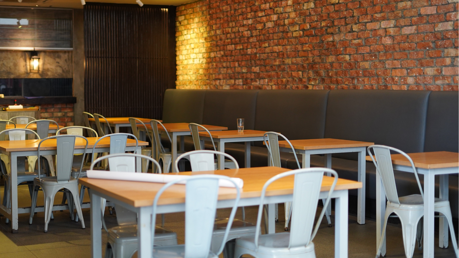 restaurant seating tips, decor, design, space, interior