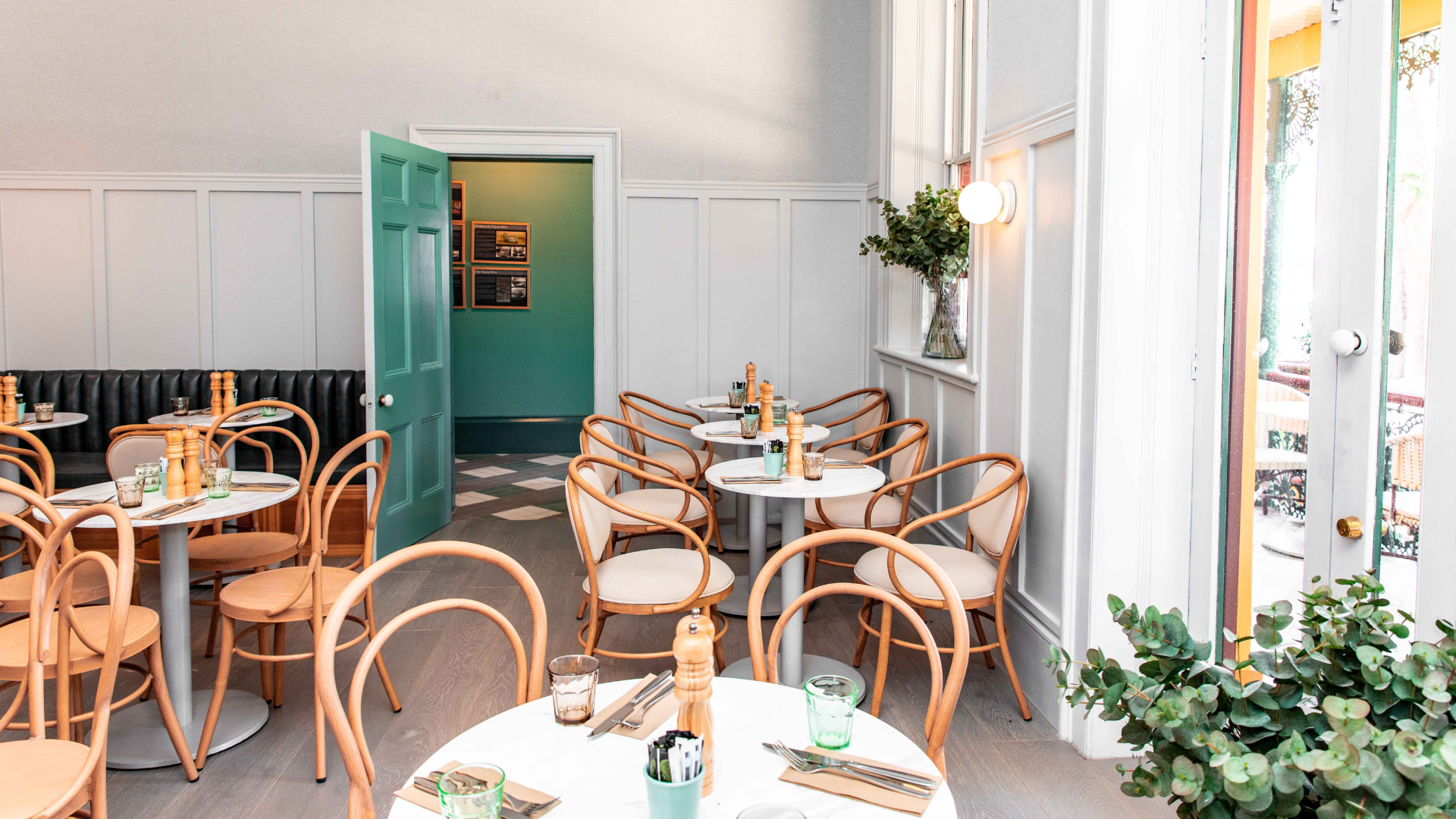 restaurant seating tips, decor, design, space, interior