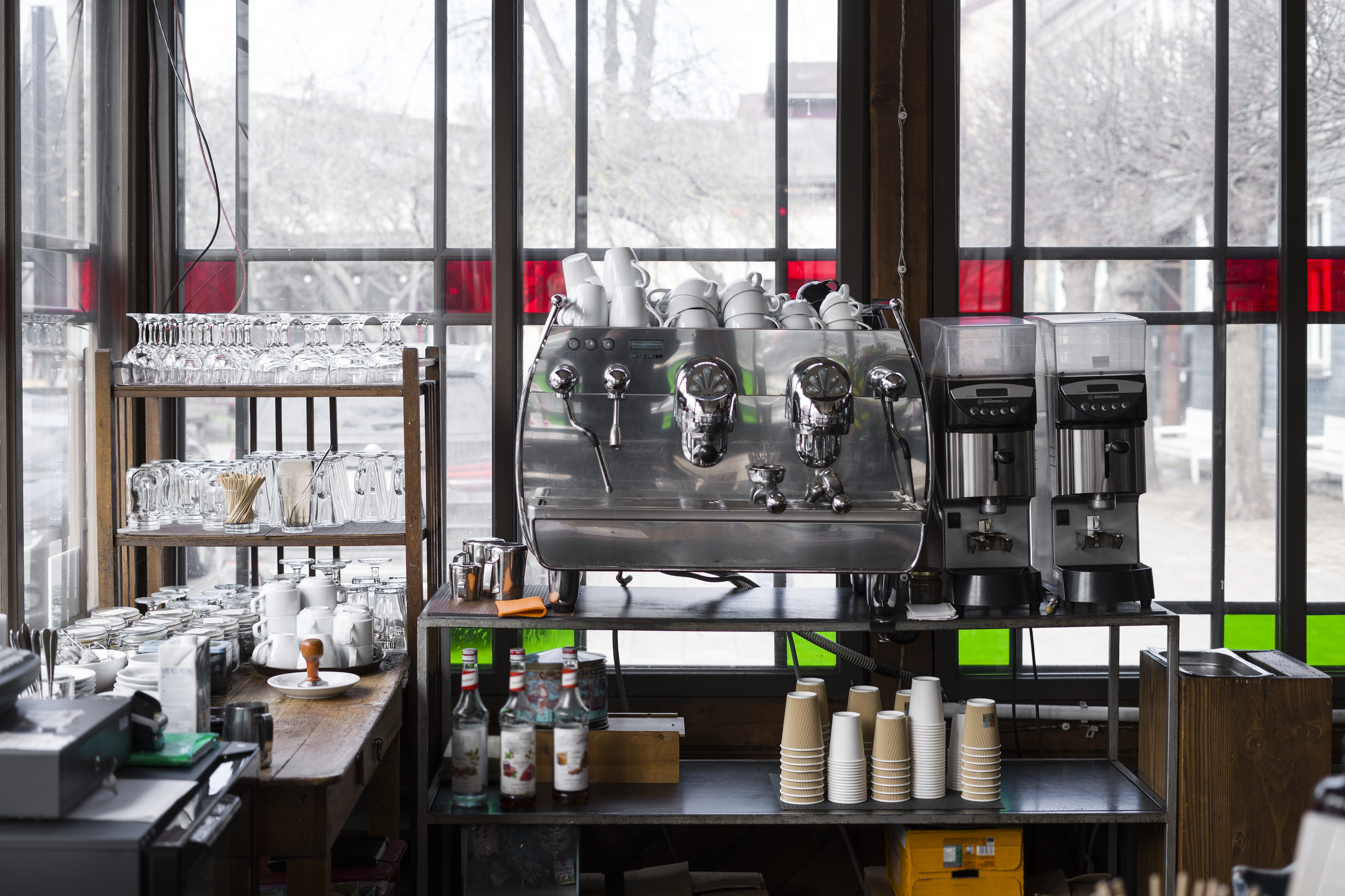restaurant bar setup, setting, ambience, aesthetics
